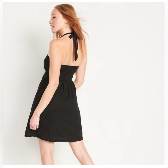 Old Navy Fit & Flare Black Linen Halter Dress! Size XS. New with tags! - Picture 2 of 6